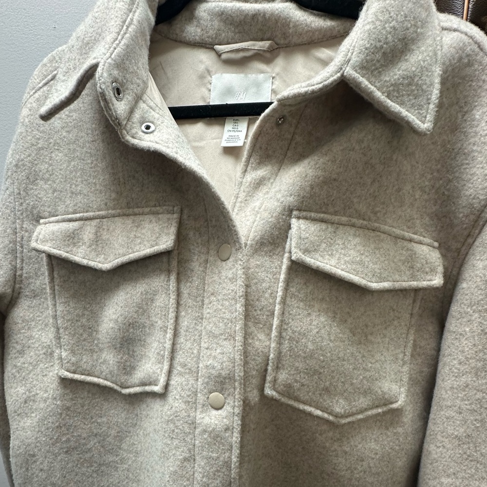 H&M shacket - Picture 2 of 4
